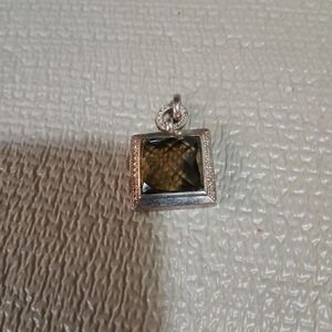 Elegant Silver Pendant with Black Gemstone